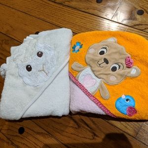 Set of 2 hooded baby towels